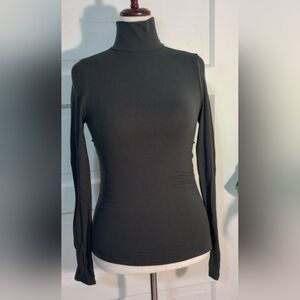 Nikibiki Gray Long-Sleeve Turtleneck Top